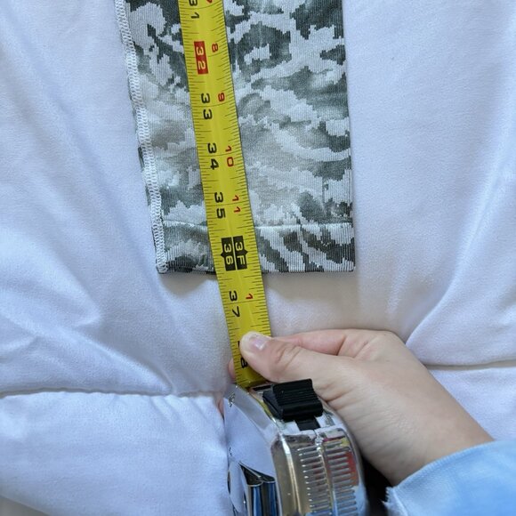 Fabletics Seamless Ankle Leggings Womens Size Small Camo Green Nylon - Picture 5 of 8